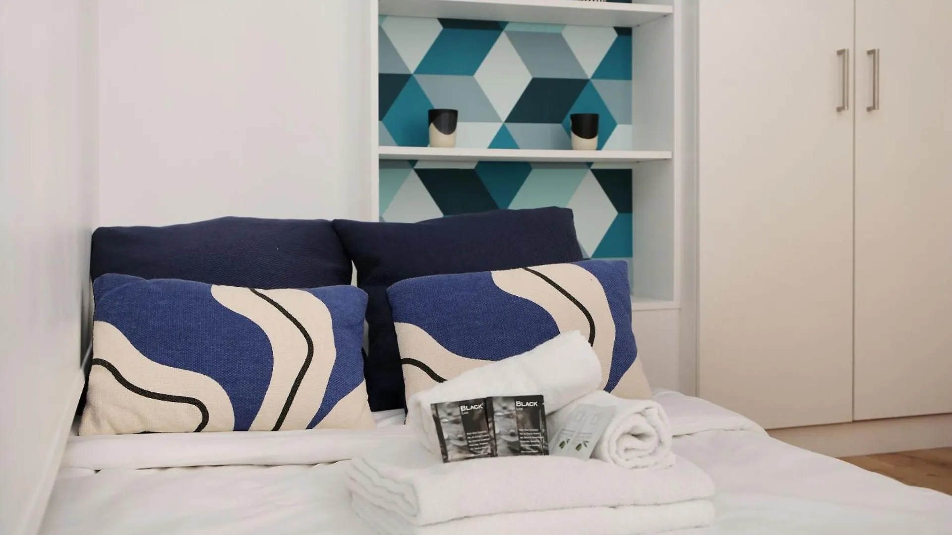 Studio Atypique Refait A Neuf - Paris 10 - 2P Apartment