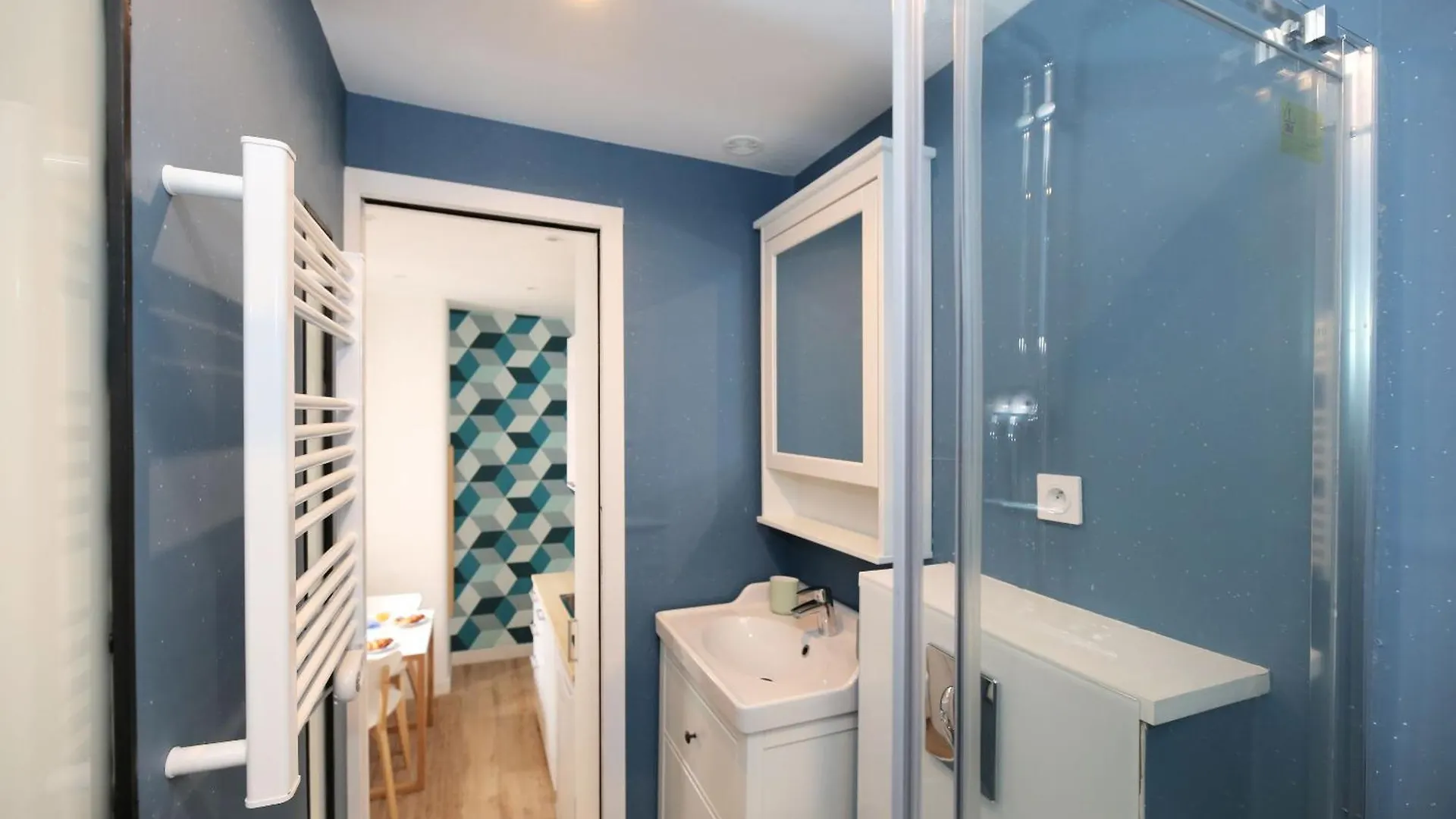 Studio Atypique Refait A Neuf - Paris 10 - 2P Apartment France