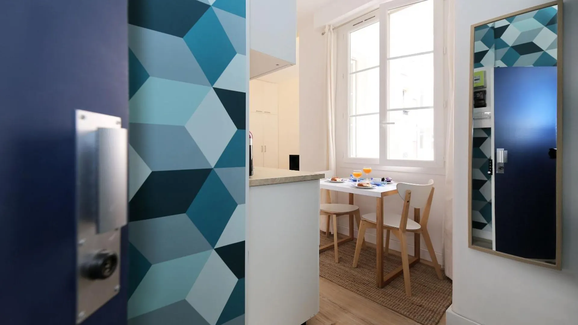 Studio Atypique Refait A Neuf - Paris 10 - 2P Apartment