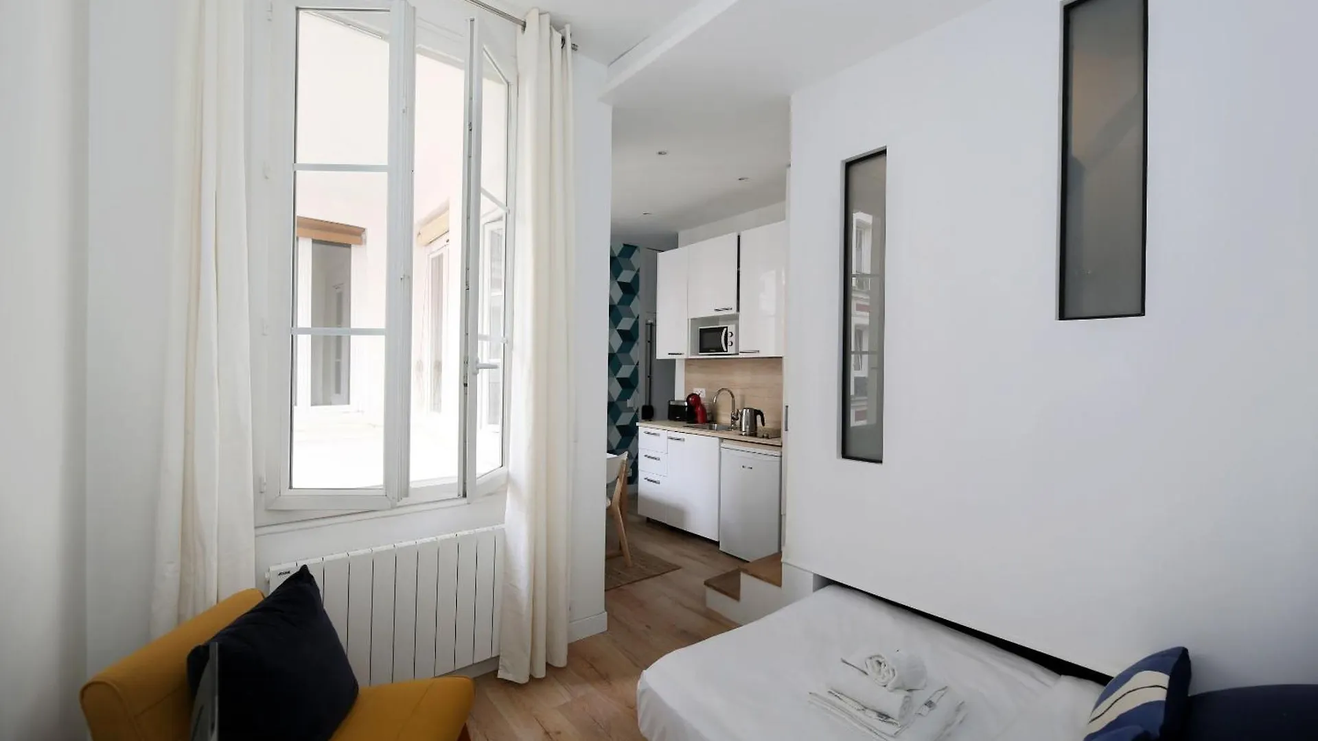 Studio Atypique Refait A Neuf - Paris 10 - 2P Apartment