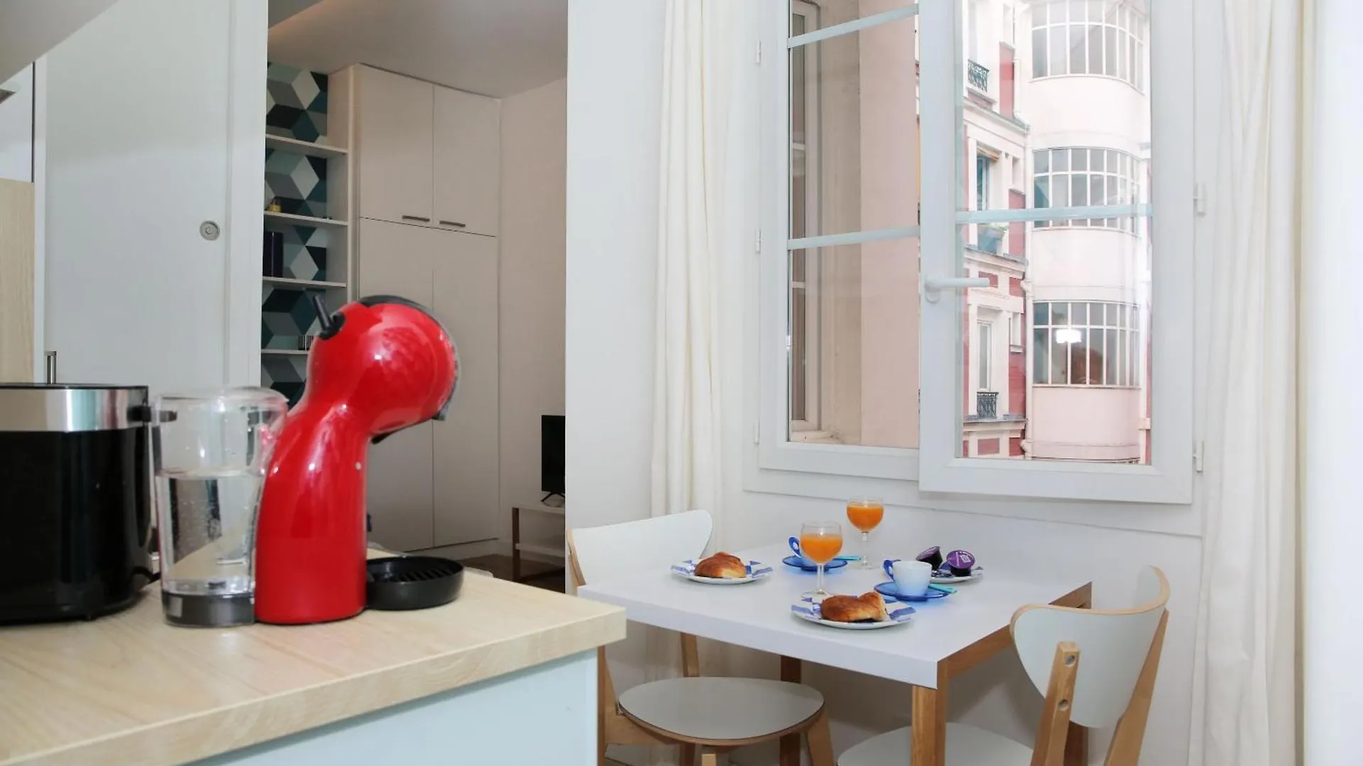 Studio Atypique Refait A Neuf - Paris 10 - 2P Apartment France